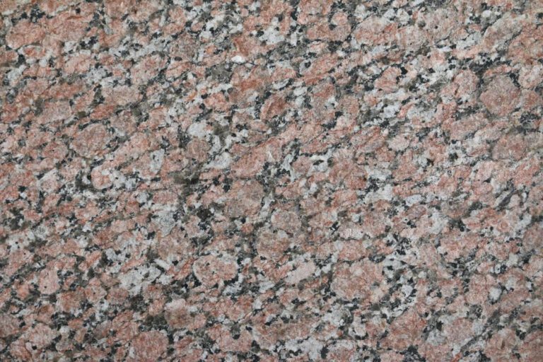 Nagrobek ma na celu upamiętnienie osoby, która została pochowana w miejscu jego postawienia.